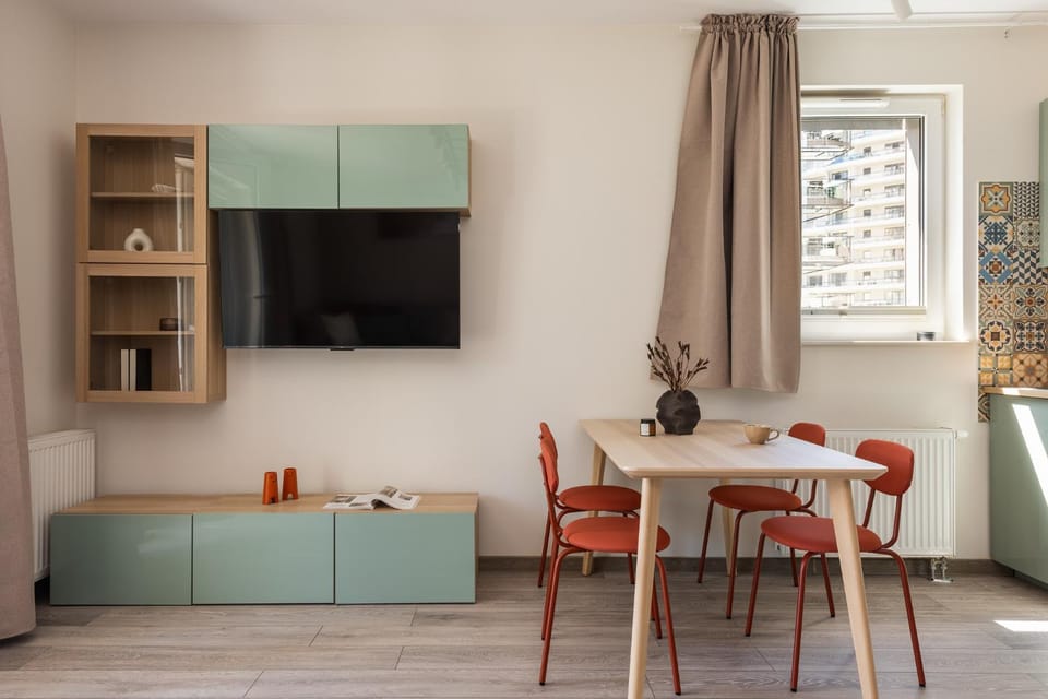 Seating area, Dining area