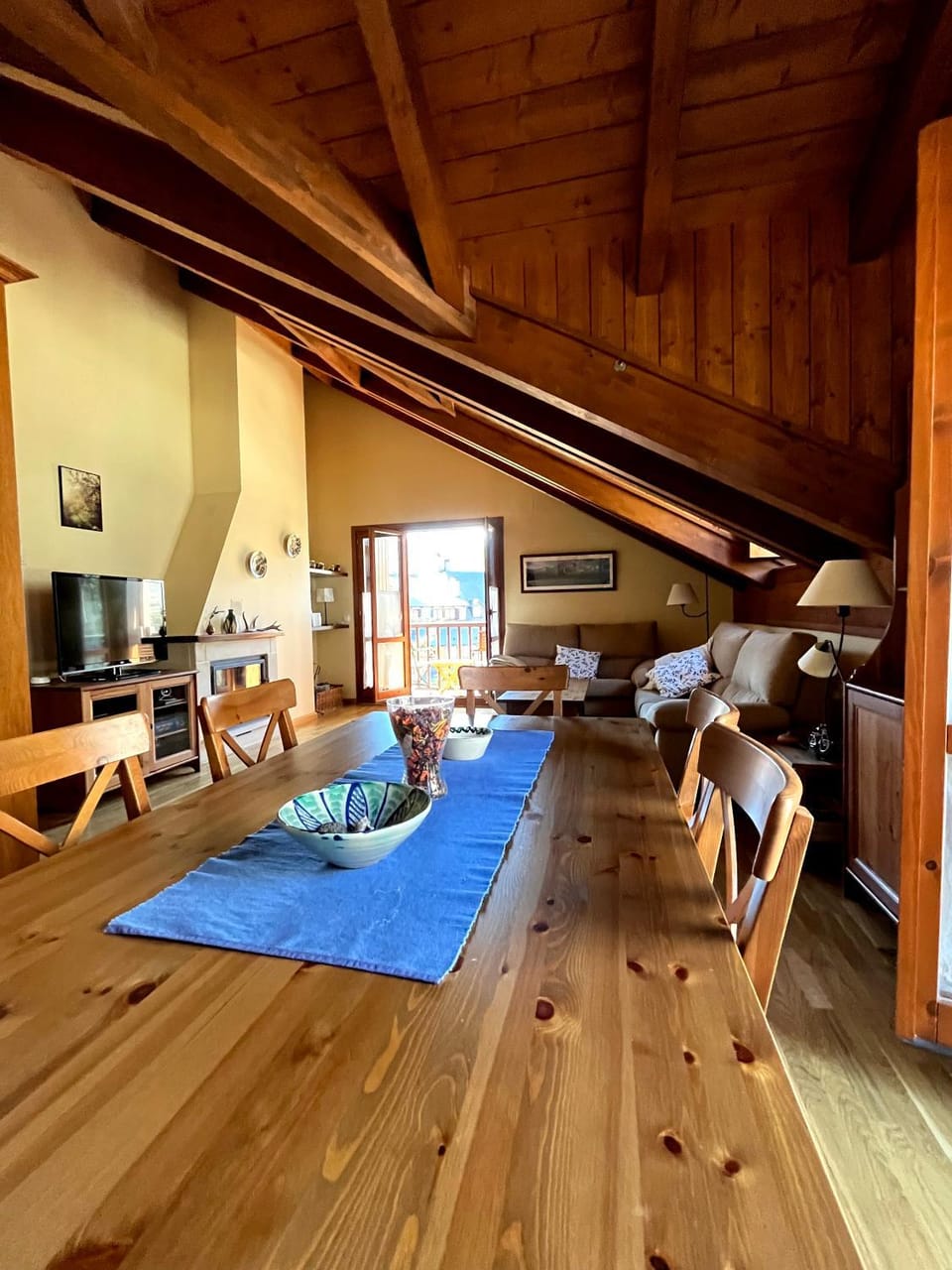Living room, Photo of the whole room