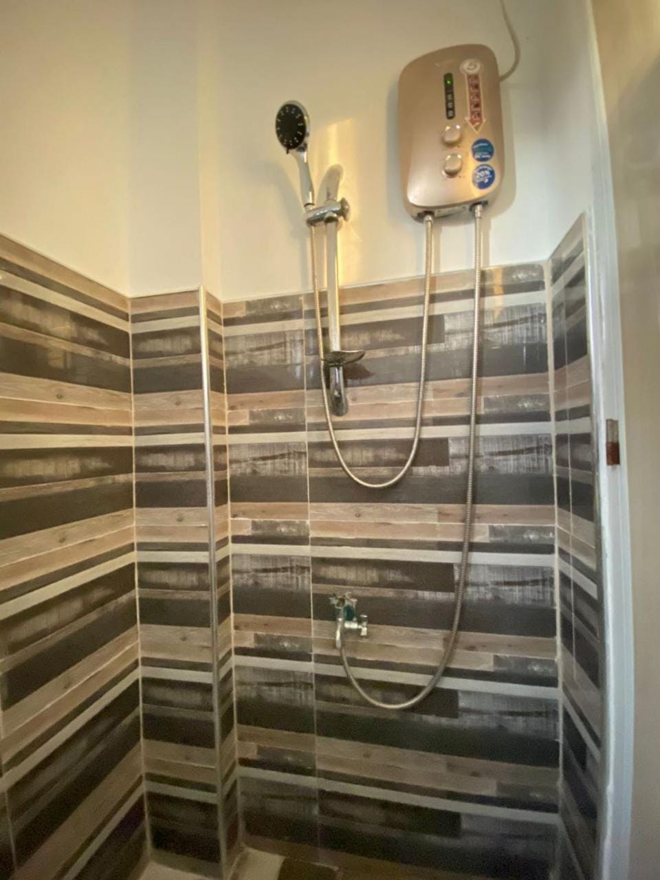 Althea Apartelle Inn in Central Visayas