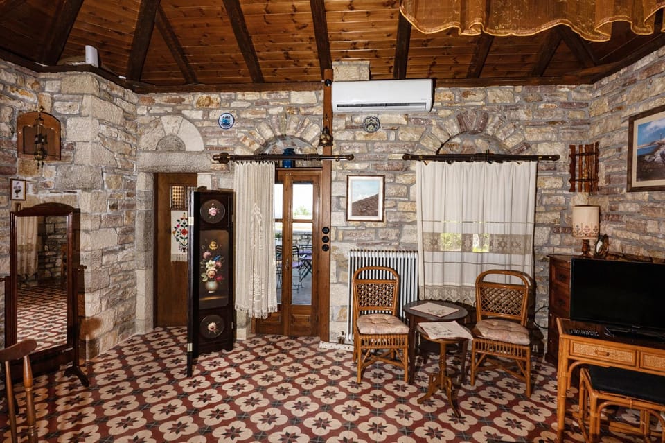 TV and multimedia, Seating area, Evening entertainment