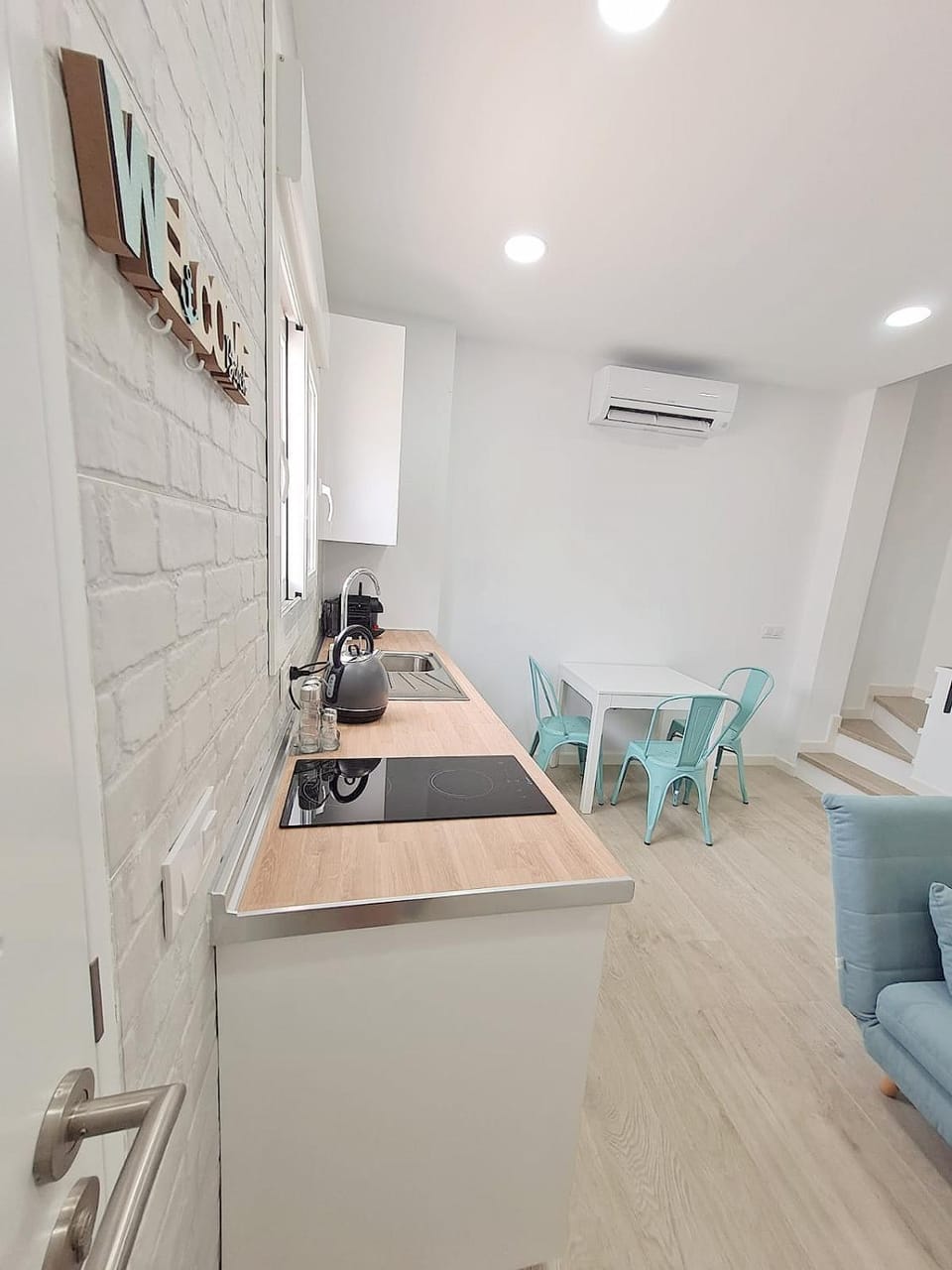 Kitchen or kitchenette, Living room, Dining area, minibar, stove