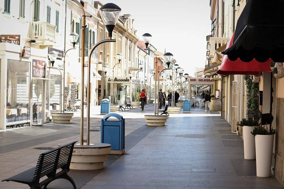 Restaurant/places to eat, Activities, Cycling, Evening entertainment, Area and facilities, Entertainment, Family, ATM, VIP