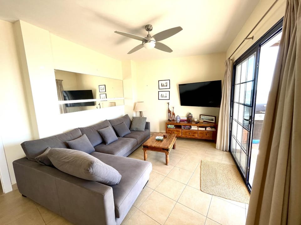 Lovely 2 bed apartment with views & communal pool Apartment in Costa Tropical