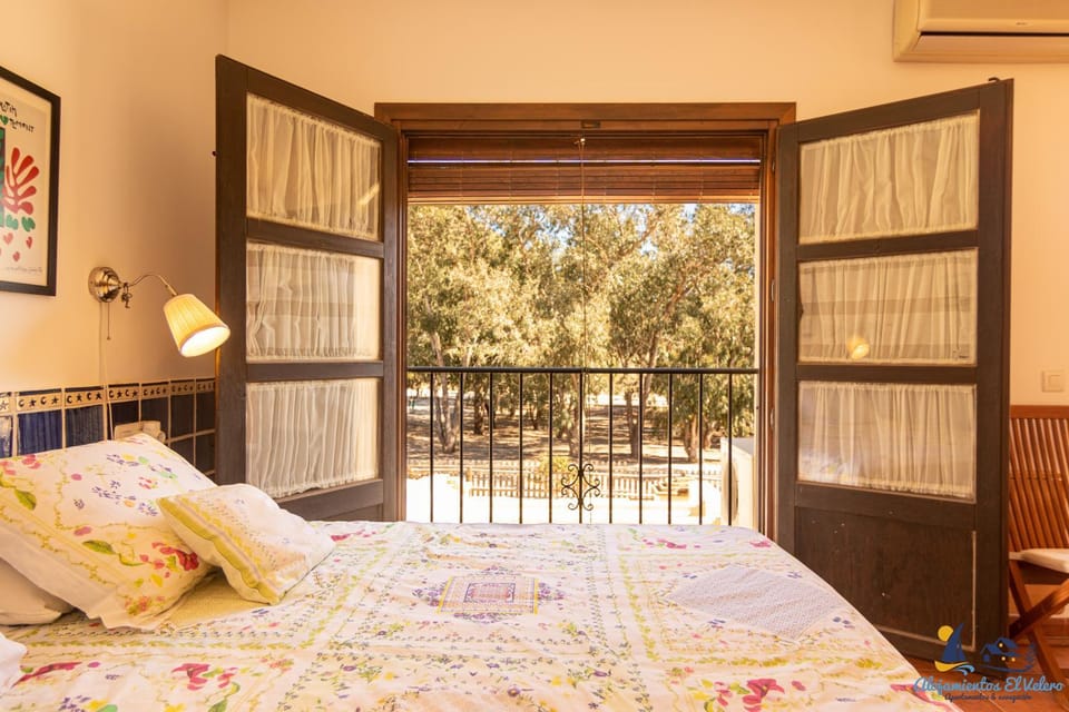 Bed, View (from property/room), Balcony/Terrace, Photo of the whole room, Bedroom