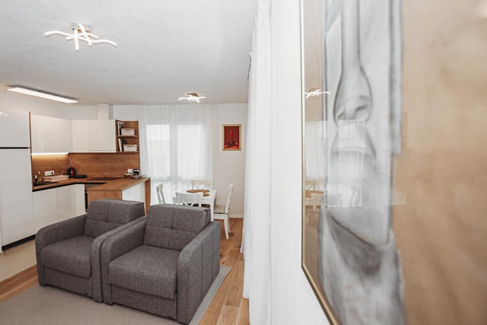 Living room, Seating area, Dining area