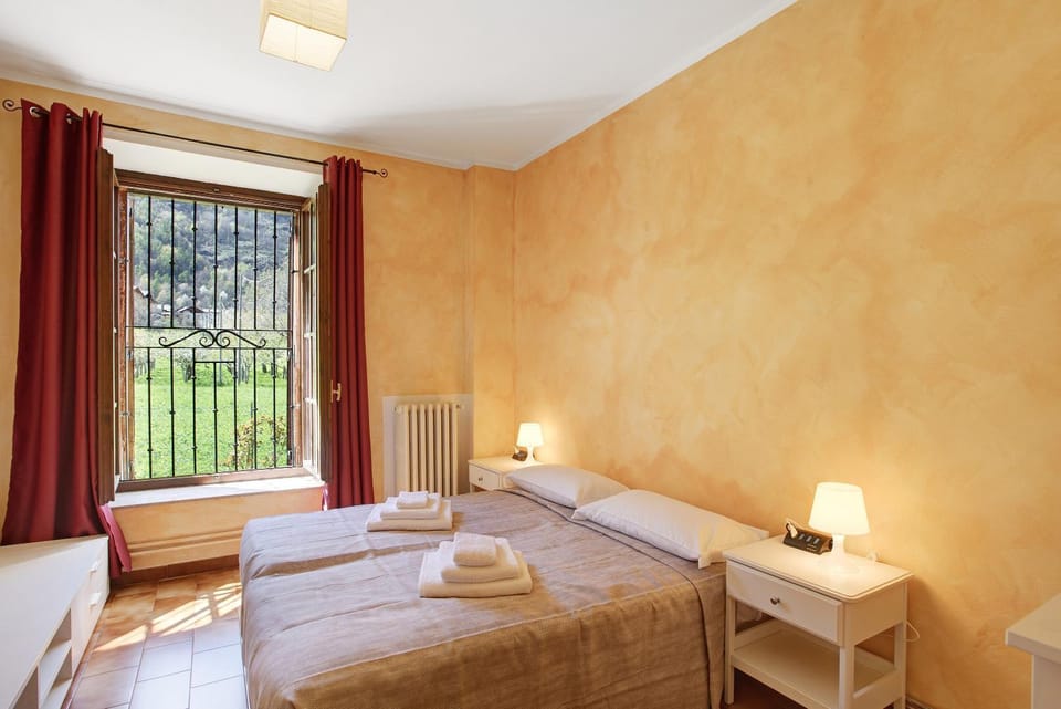 Living room, Bedroom