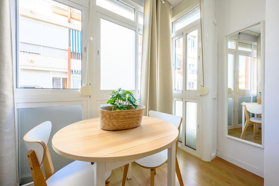Living room, Dining area, air conditioner