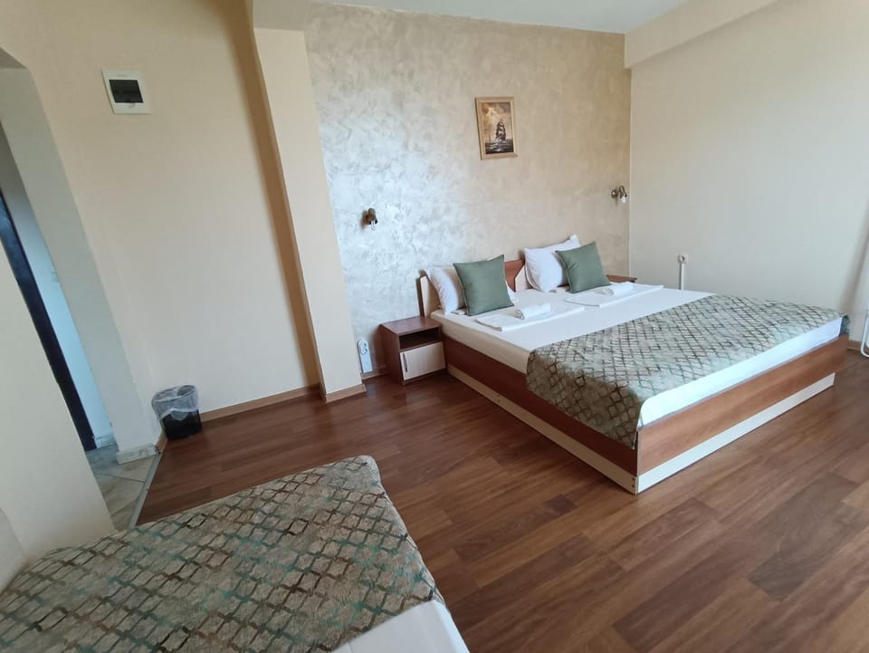 Семеен Хотел Детелини Hotel in Burgas Province