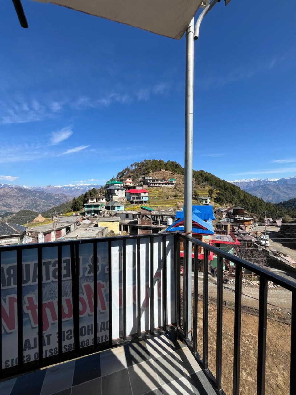 Day, Neighbourhood, Natural landscape, View (from property/room), Balcony/Terrace, Mountain view, Parking