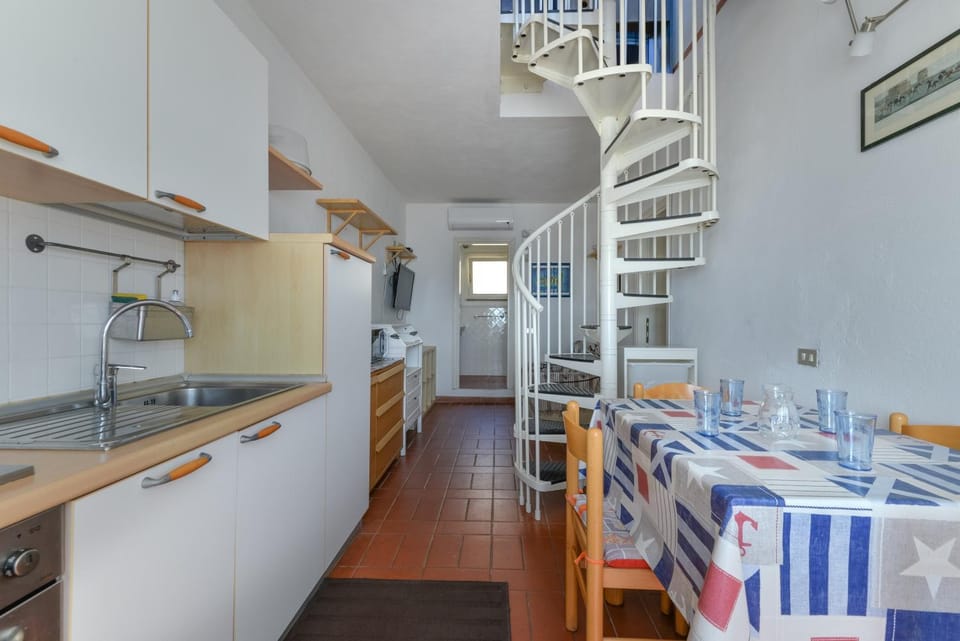 Property building, Kitchen or kitchenette, Living room