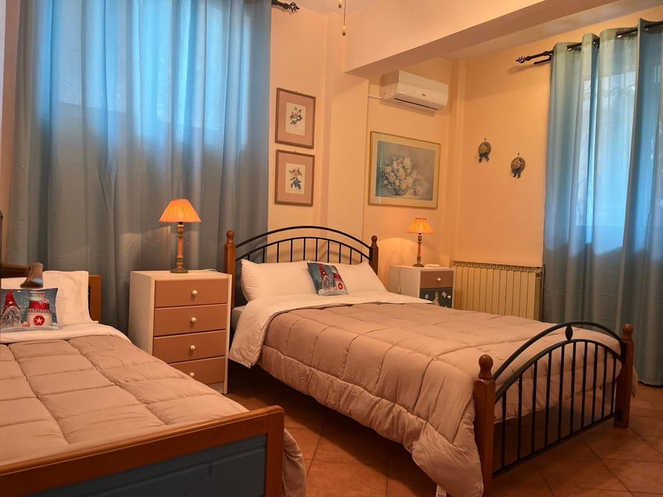 Yellow House Oropos Apartment in East Attica Regional Unit, Greece