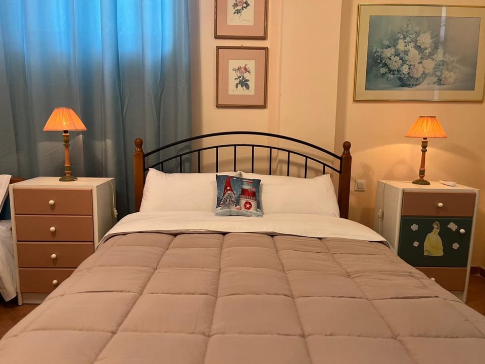 Yellow House Oropos Apartment in East Attica Regional Unit, Greece