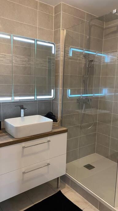 Shower, Bathroom