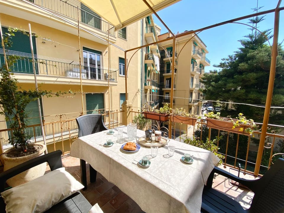 Day, Balcony/Terrace