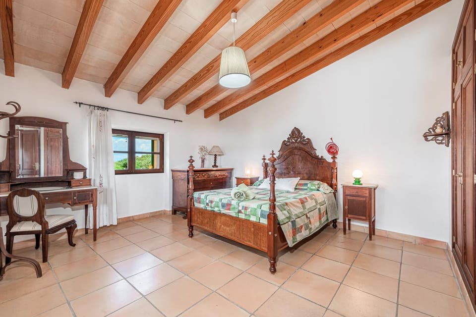 Property building, Living room, Bedroom