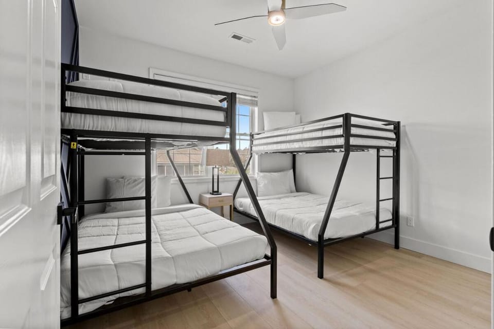 Luxurious Home with Theatre Room House in Atlantic Beach