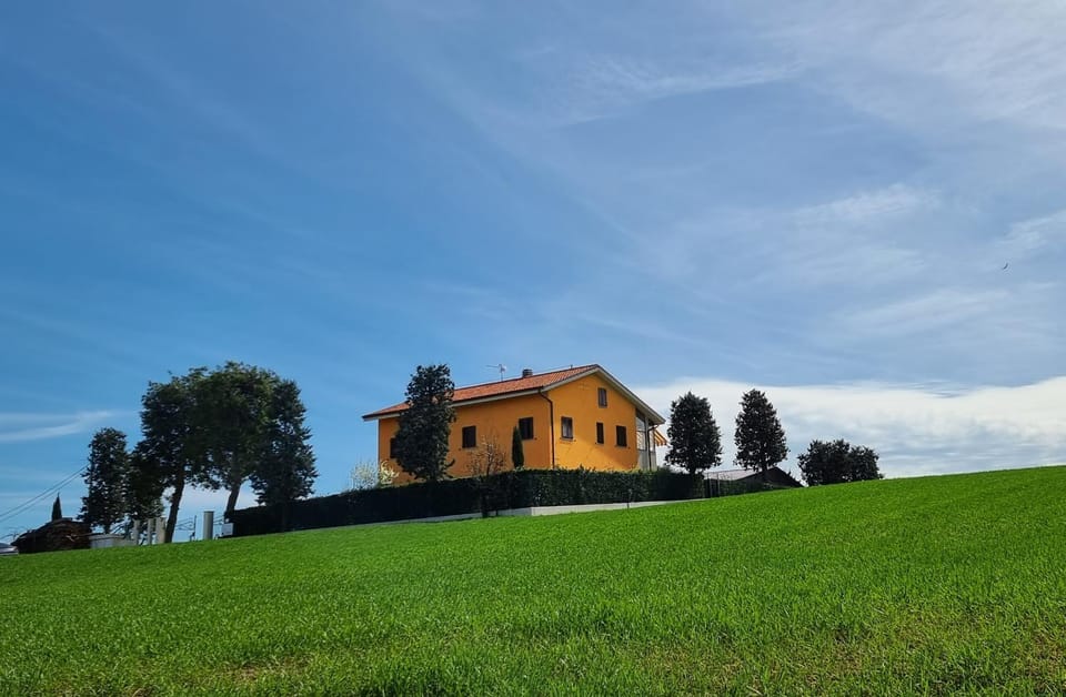 Property building, Spring, Day, Natural landscape, Summer, Landmark view, Seasons