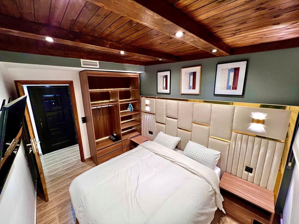 Bed, Photo of the whole room