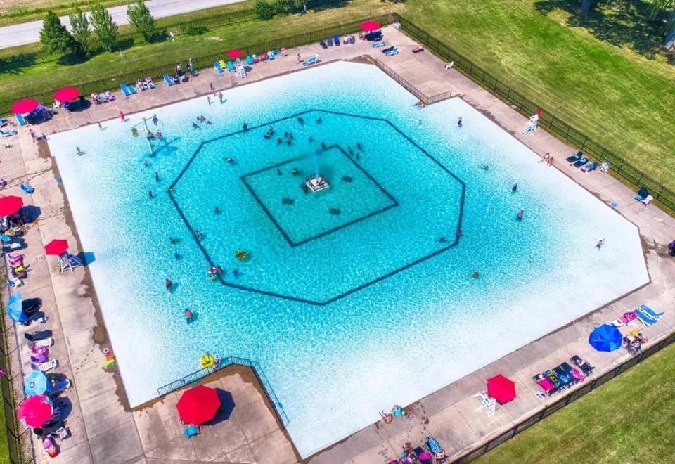 Swimming pool, Swimming pool