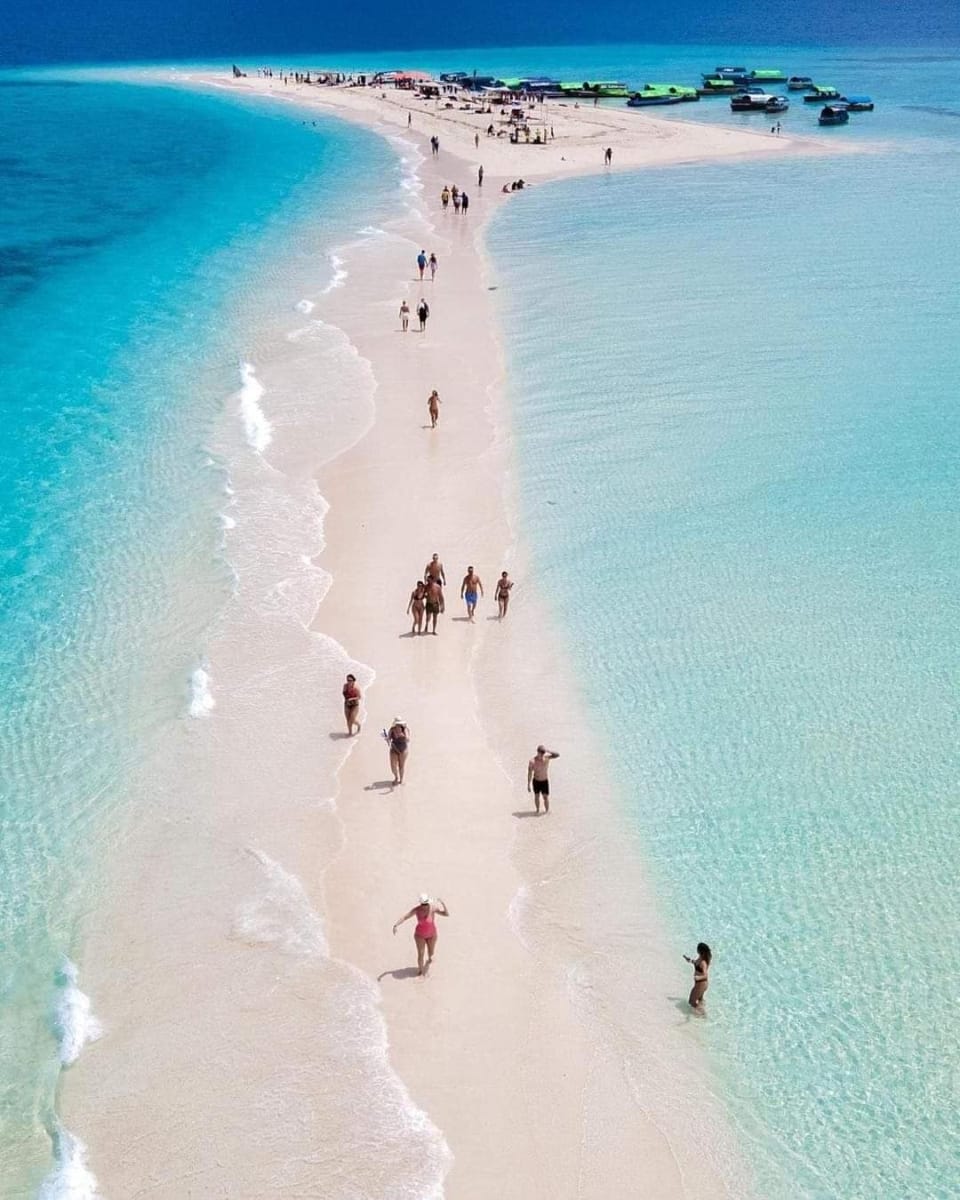 Nearby landmark, Day, People, Natural landscape, Beach, group of guests
