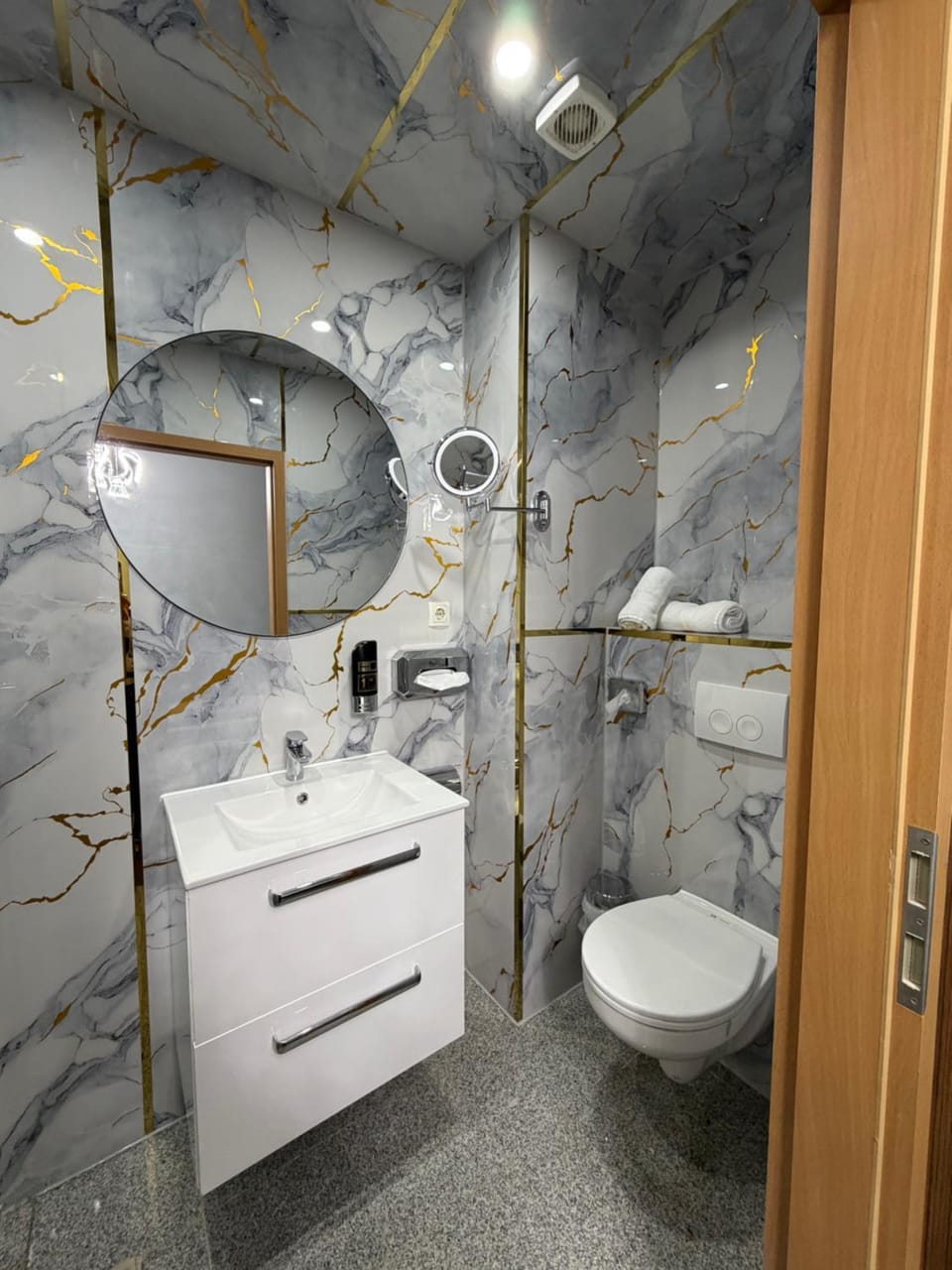 Shower, Toilet, Bathroom