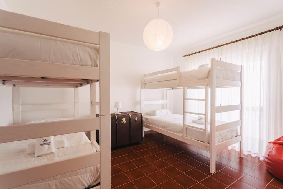 Bed, Photo of the whole room, Bedroom, bunk bed, towels