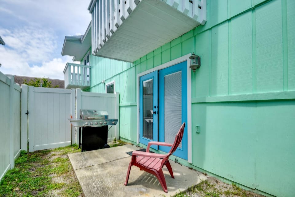 New Smyrna Beach Vacation Rental < 1/2 Mi to Beach House in Edgewater