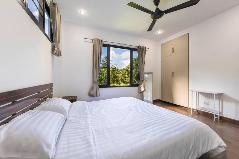 Blue View Amazing 3-Bedroom, Sea View Villa, Villa in Ko Tao