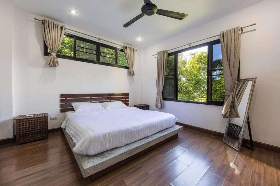 Blue View Amazing 3-Bedroom, Sea View Villa, Villa in Ko Tao