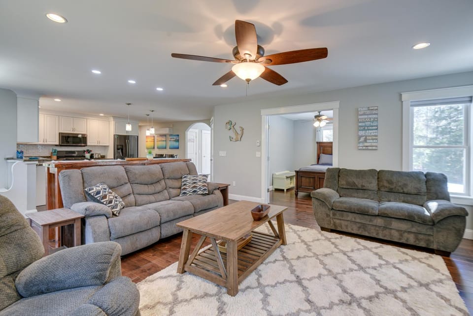 Stunning Wells Home w/ Fire Pit & Porch! House in Wells