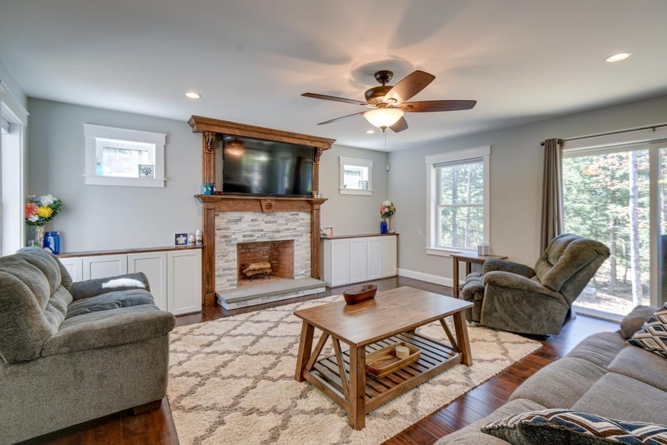 Stunning Wells Home w/ Fire Pit & Porch! House in Wells