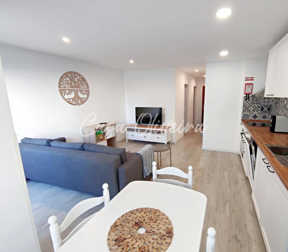 TV and multimedia, Seating area, Dining area