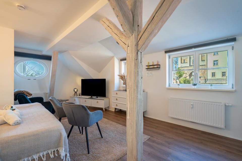 Living room, Photo of the whole room