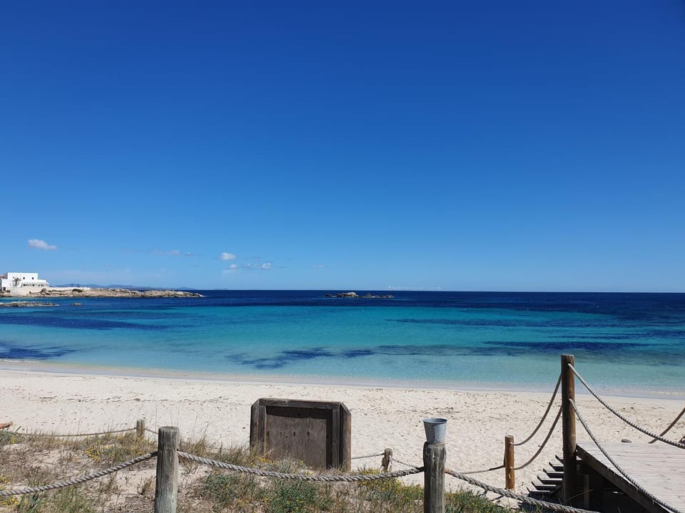 Restaurant/places to eat, Beach, Sea view, Breakfast