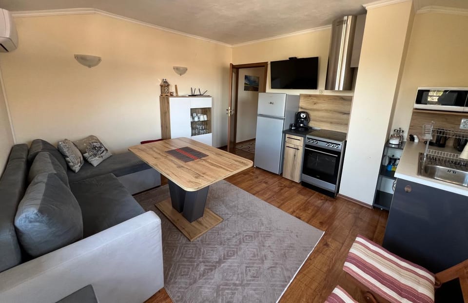 TV and multimedia, Kitchen or kitchenette, Living room, Seating area, Dining area, minibar, pet friendly, stove