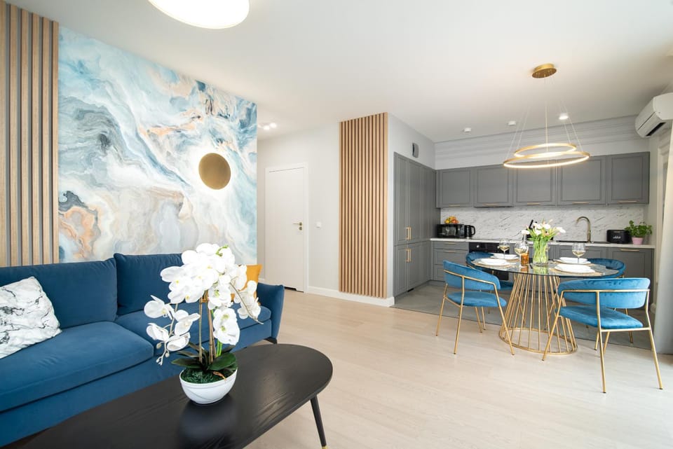 Kitchen or kitchenette, Living room, Seating area, Dining area