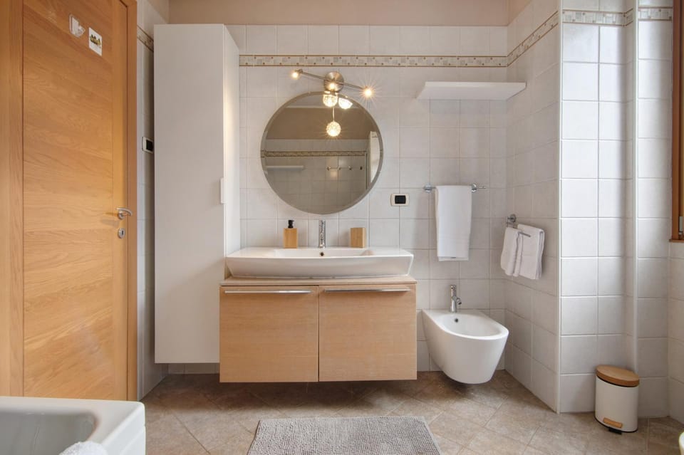 Bathroom, Living room