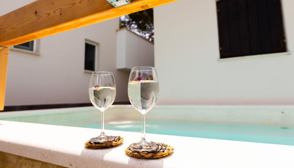 Swimming pool, Drinks