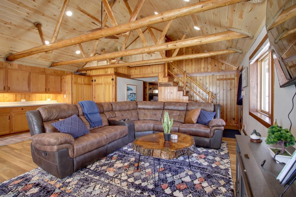 'Away at Moose Bay' Breezy Point Gem w/ Game Room House in Breezy Point