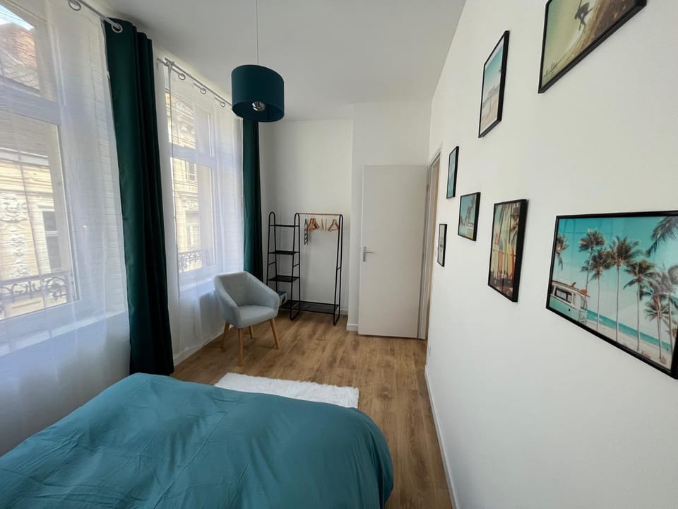 Bed, Photo of the whole room, Bedroom