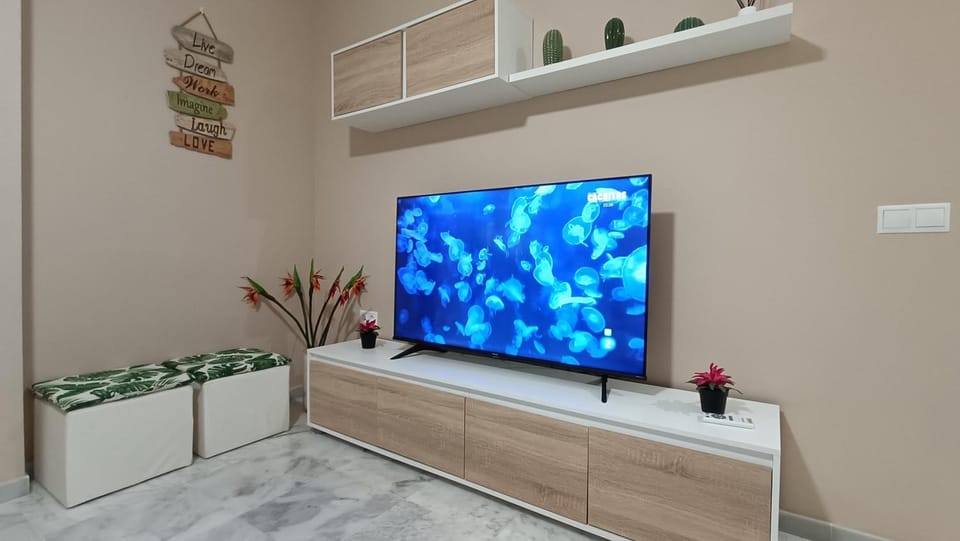 Communal lounge/ TV room