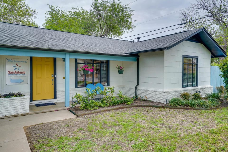 San Antonio Retreat w/ Private Hot Tub & Gas Grill House in San Antonio