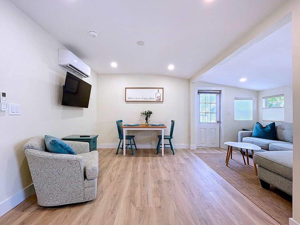 Get A Wave From It All in this 1 bed 1 bath with pvt lanai House in Bradenton Beach