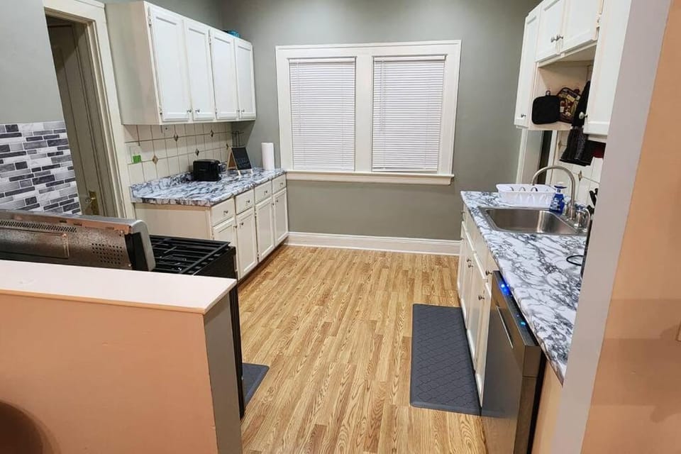 Comfy 3brd in Cleveland House in East Cleveland