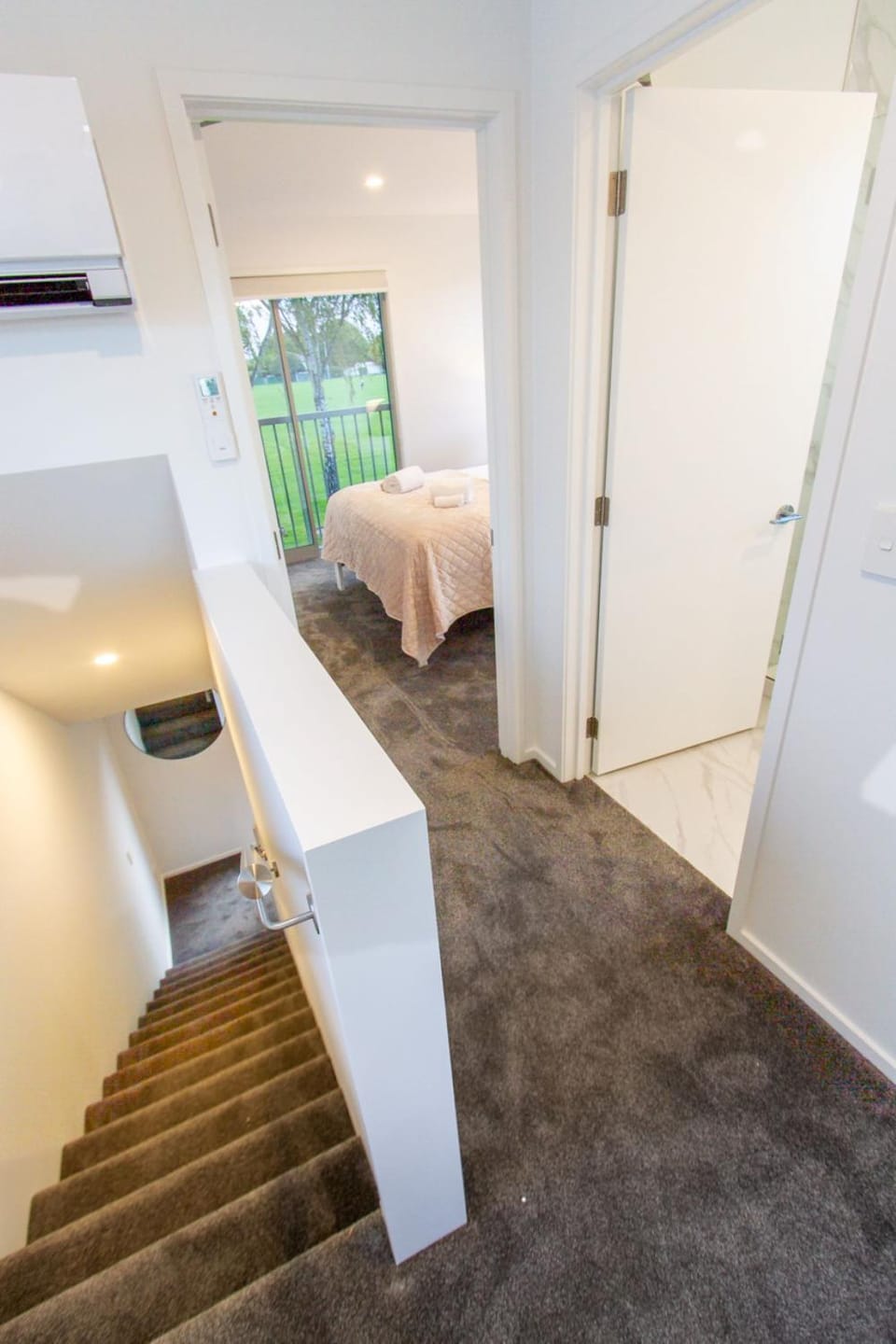 Bathroom, Decorative detail, Bedroom, air conditioner