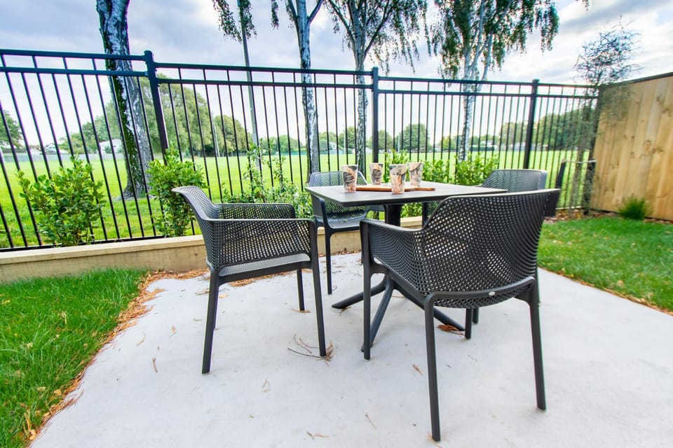 Garden, Dining area, Garden view