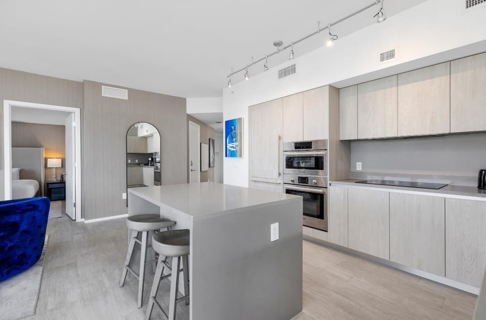 Kitchen or kitchenette, Dining area, dishwasher, minibar, pet friendly, stove