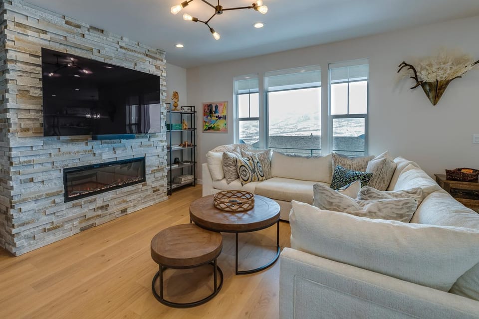 Private Hot Tub: Heber City Gem 15 Mi to Park City House in Wasatch County