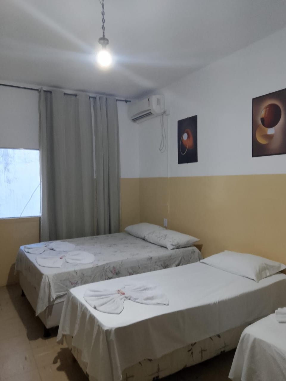 Bed, Photo of the whole room, Bedroom, air conditioner