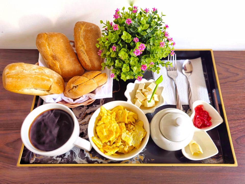 Breakfast, Breakfast, Continental breakfast